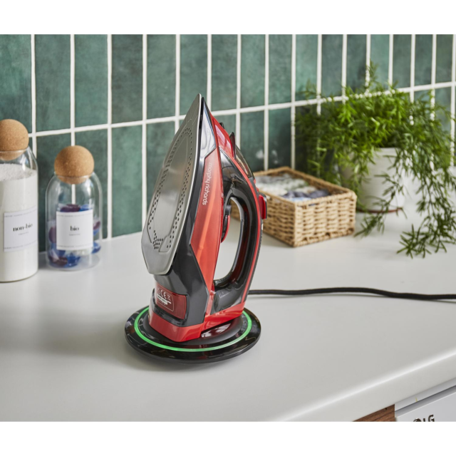 Morphy Richards 303250 Easy Charge 360 Cordless Iron